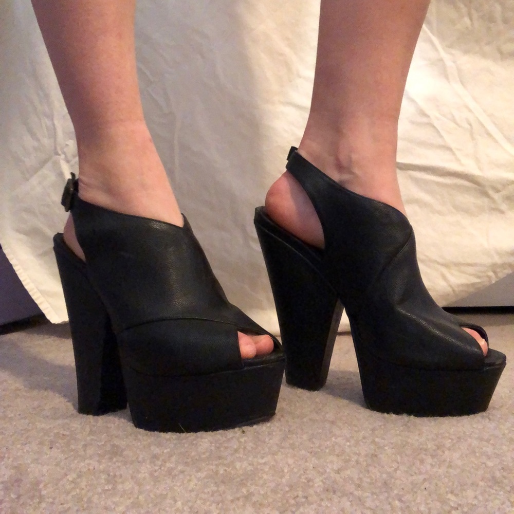 Steve Madden black high heels